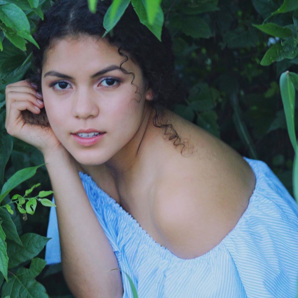 Meet your Posher, Esmeralda